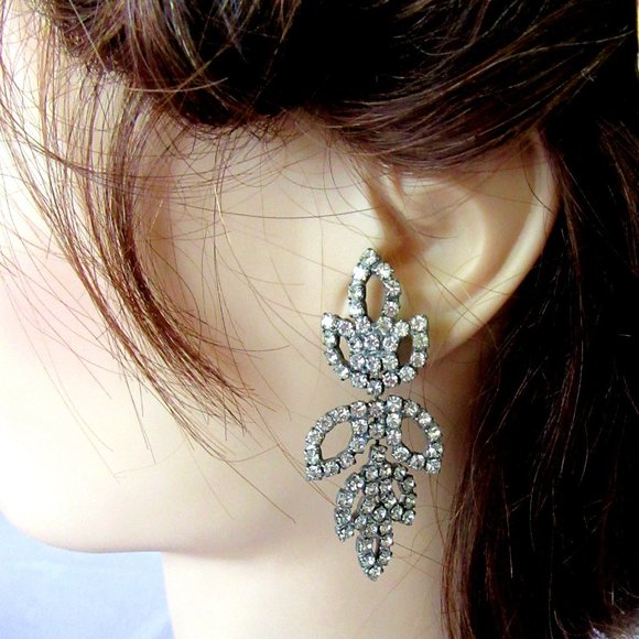 Clear rhinestone long dangling pierced earrings - articulated -Lots of sparkle! - Picture 2 of 8